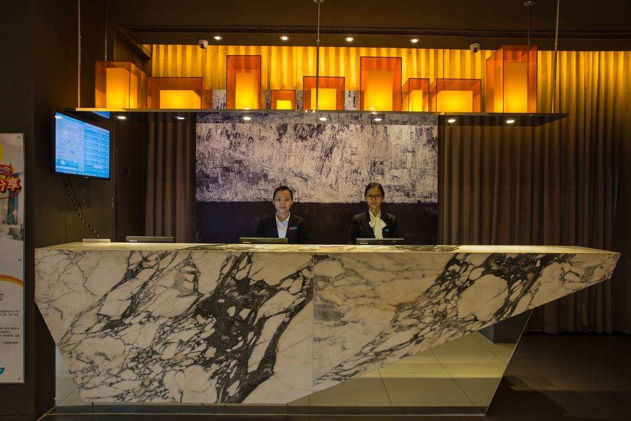 Jinjiang Inn Liuzhou Bubugao Square North Station Buitenkant foto